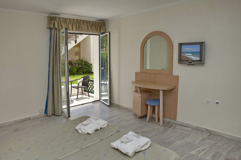 Jo An Beach Hotel 8