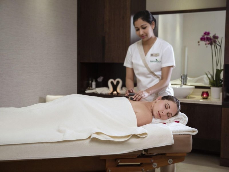 Jumeira Rotana 35