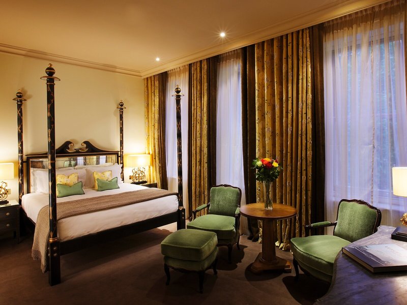 The Kensington 16