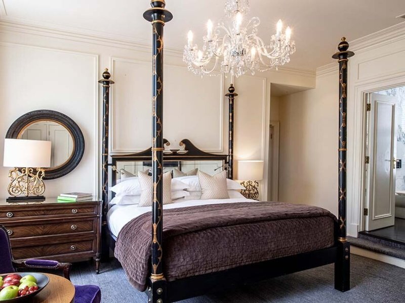 The Kensington 17