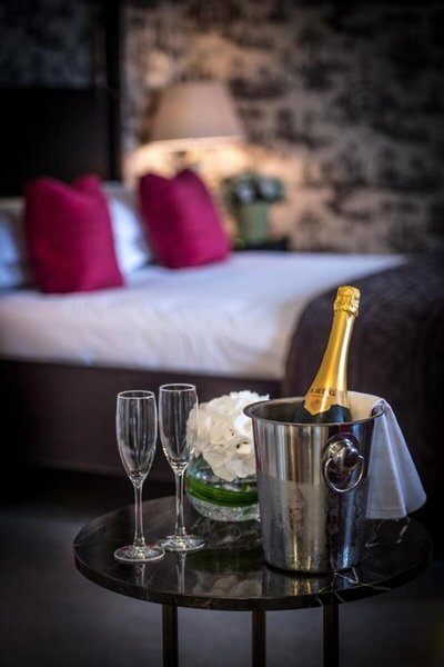 The Kensington 33