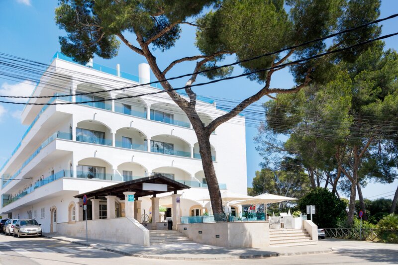 Alcanada Golf Hotel 8