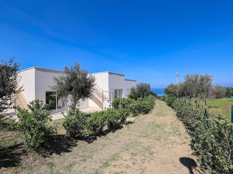 Aura Maris Beach Residence Mazzaforno 9