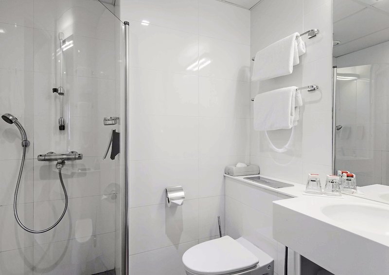 Original Sokos Hotel Albert 5 - Bathroom Example