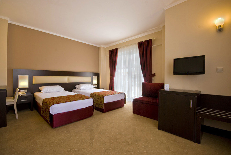 MG White Lilyum Hotel 4