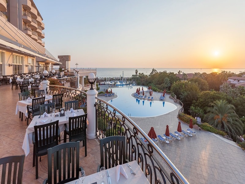 Starlight Resort Hotel 10