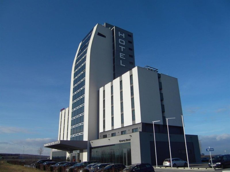 Pannonia Tower 4