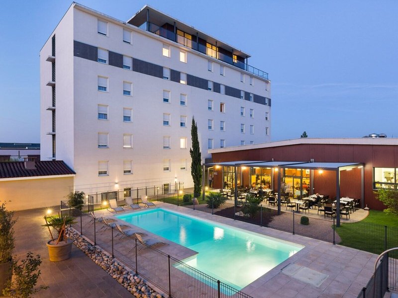 Gatsby Hotel & Restaurant 2