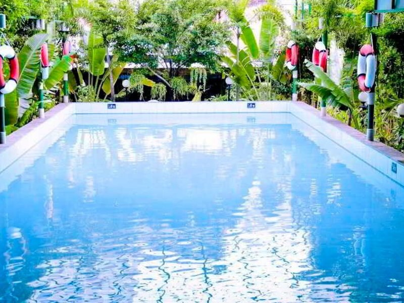 Royal Hotel Saigon 6
