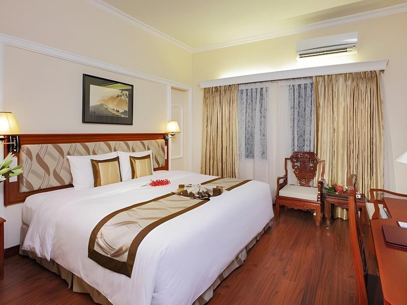 Royal Hotel Saigon 21