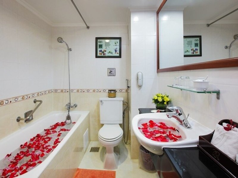 Royal Hotel Saigon 24