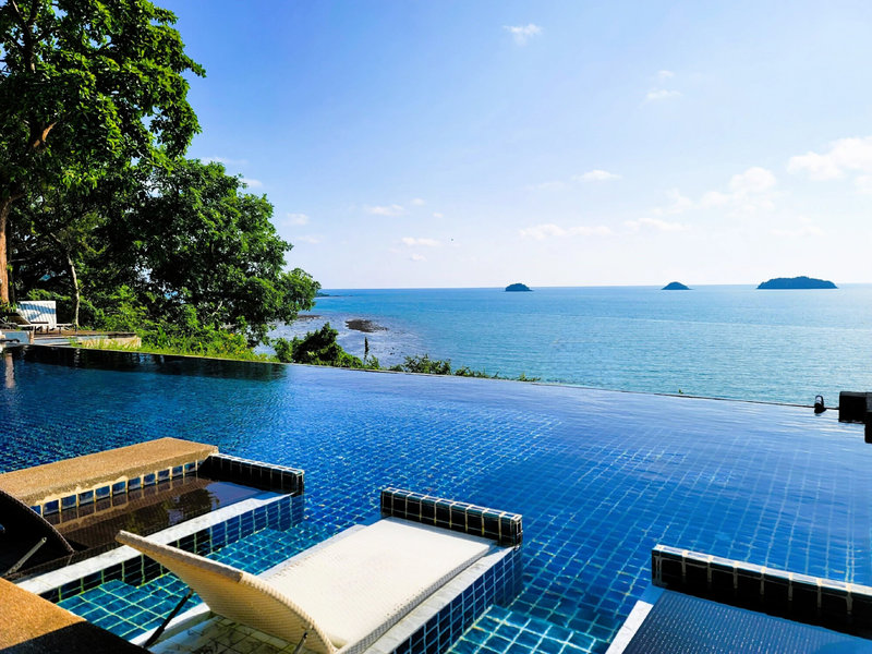 Koh Chang Cliff Beach Resort 2