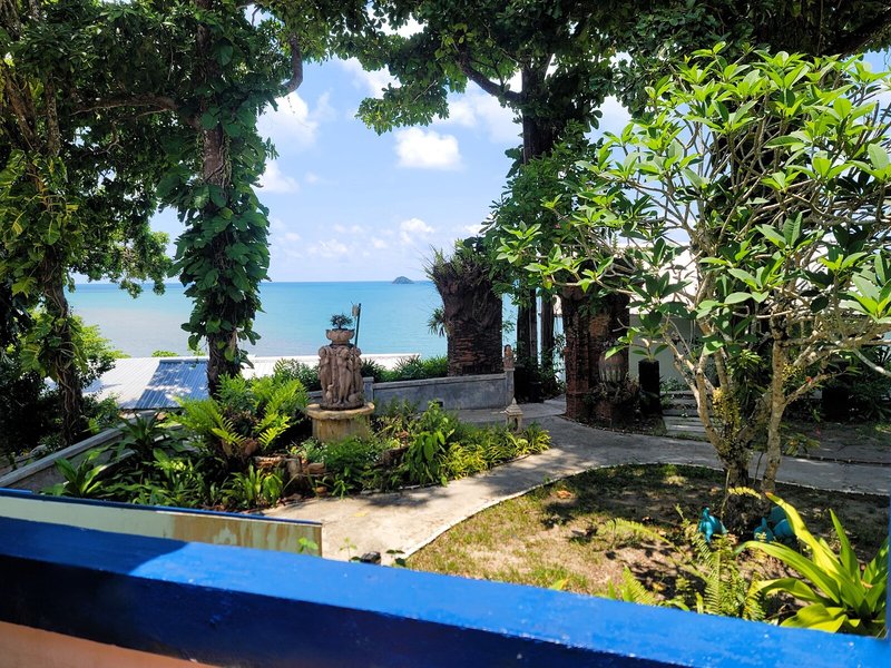 Koh Chang Cliff Beach Resort 1