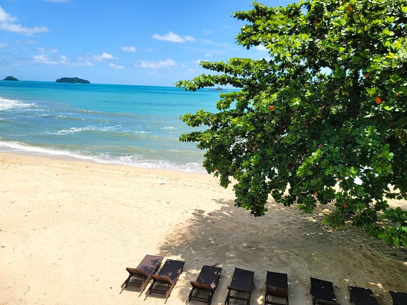 Koh Chang Cliff Beach Resort 14