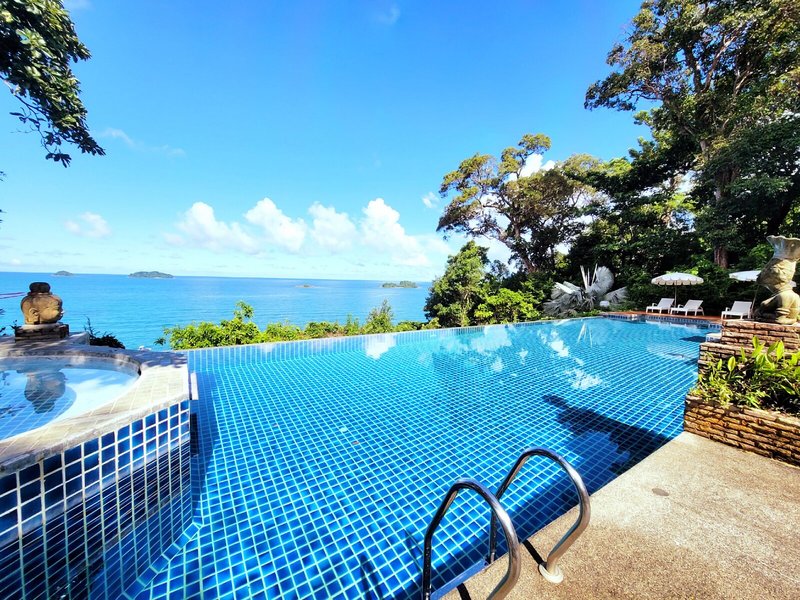 Koh Chang Cliff Beach Resort 16