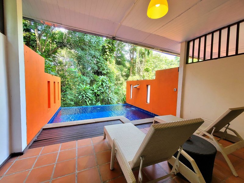 Koh Chang Cliff Beach Resort 18