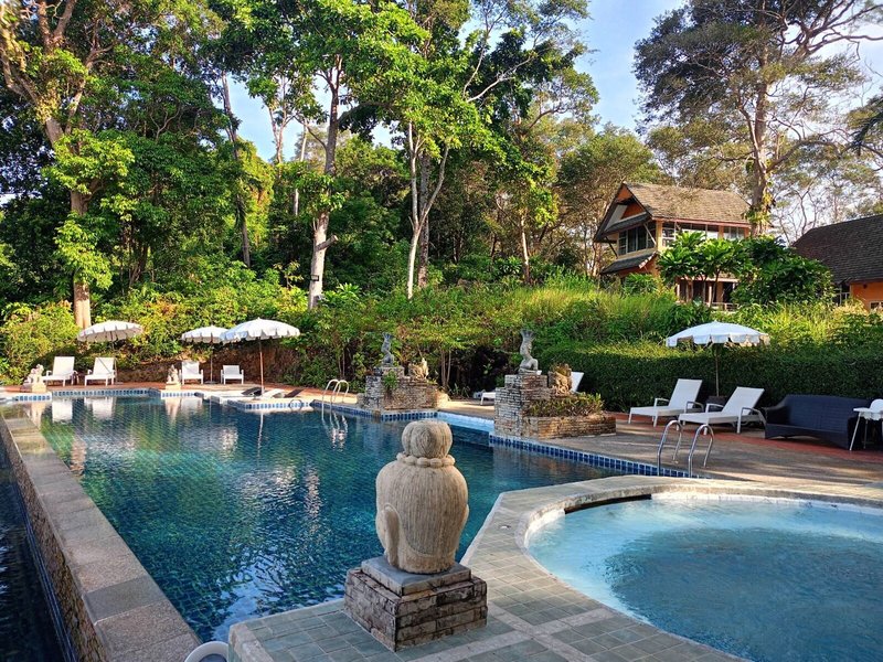 Koh Chang Cliff Beach Resort 19