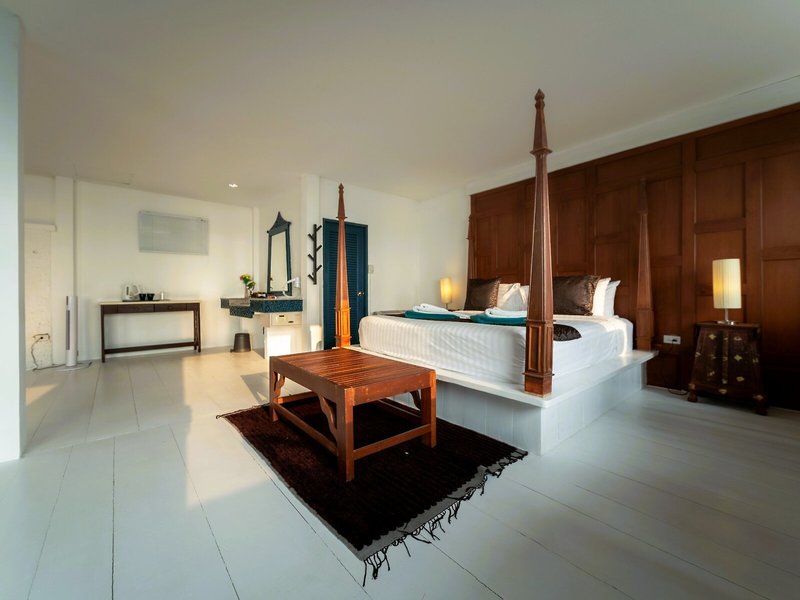 Koh Chang Cliff Beach Resort 42