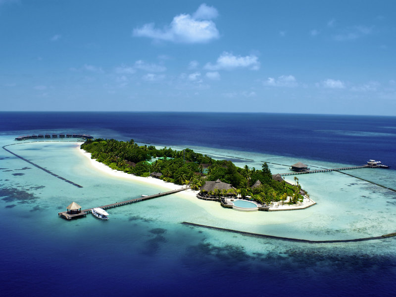 Komandoo Island Resort & Spa 1