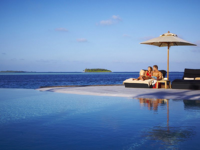 Komandoo Island Resort & Spa 11
