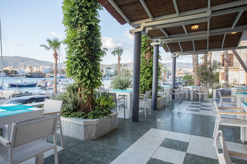 Kosta Palace 6