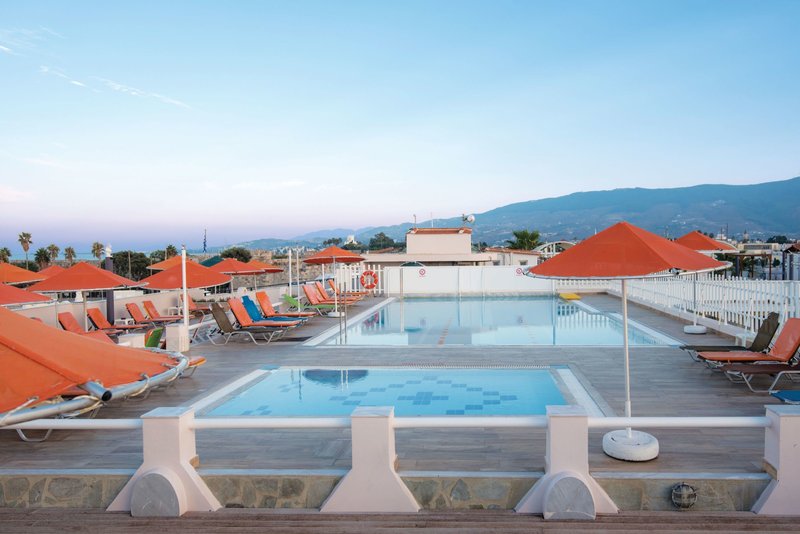 Kosta Palace City Hotel 5