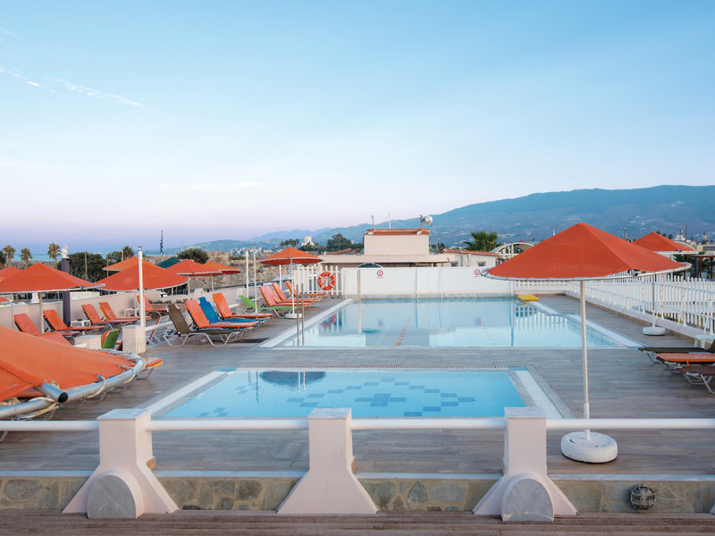 Kosta Palace 3