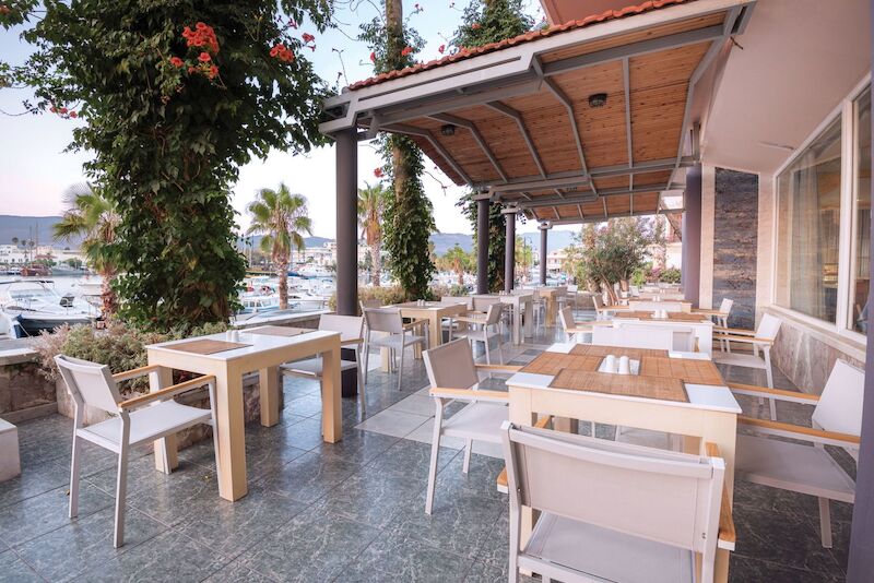 Kosta Palace City Hotel 8