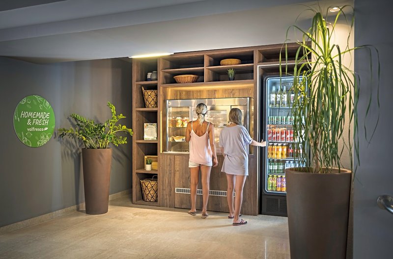 Valamar Crystal 16 - People