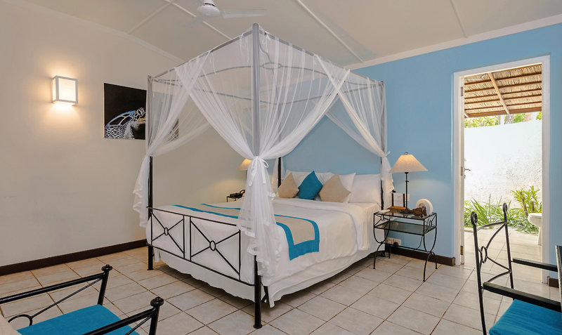 Kuredu Island Resort & Sangu Water Villas 9