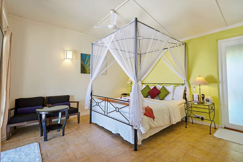 Kuredu Island Resort & Sangu Water Villas 12