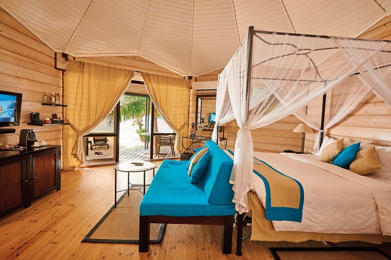 Kuredu Island Resort & Sangu Water Villas 18