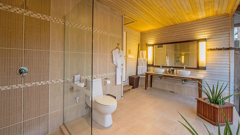 Kuredu Island Resort & Sangu Water Villas 20