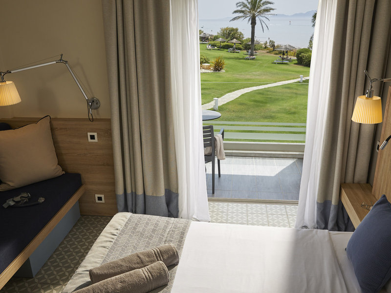 ROBINSON KYLLINI BEACH 43