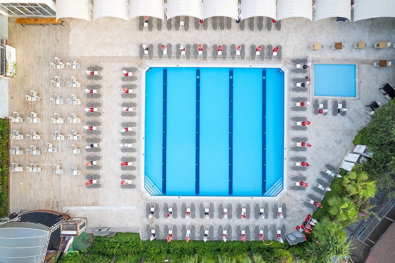 L'Etoile Beach Hotel 3