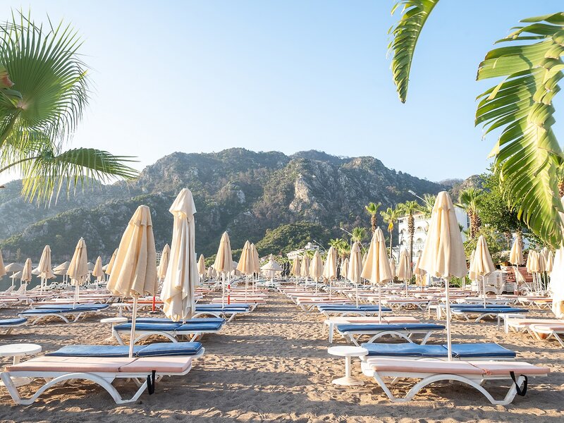 L'Etoile Beach Hotel 5