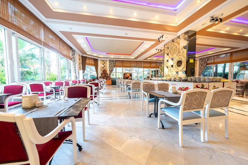 L'Etoile Beach Hotel 11