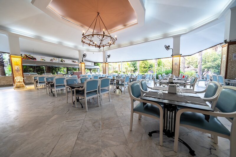 L'Etoile Beach Hotel 12