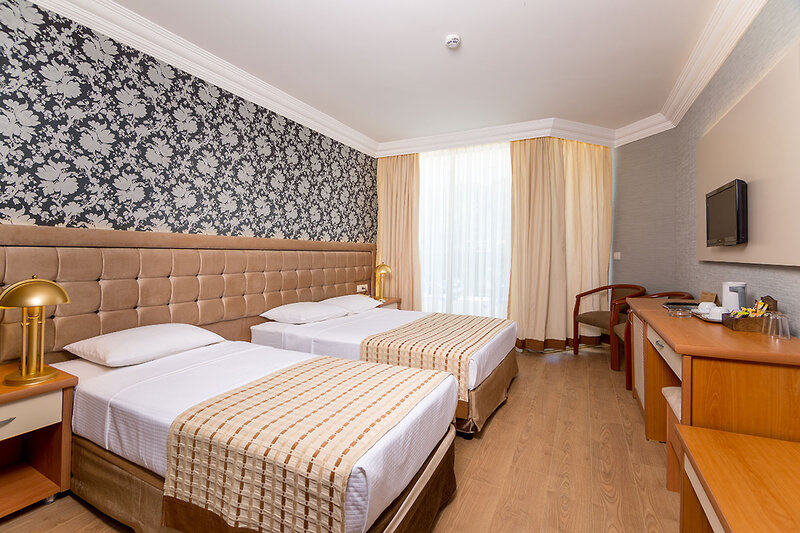 L'Etoile Beach Hotel 16