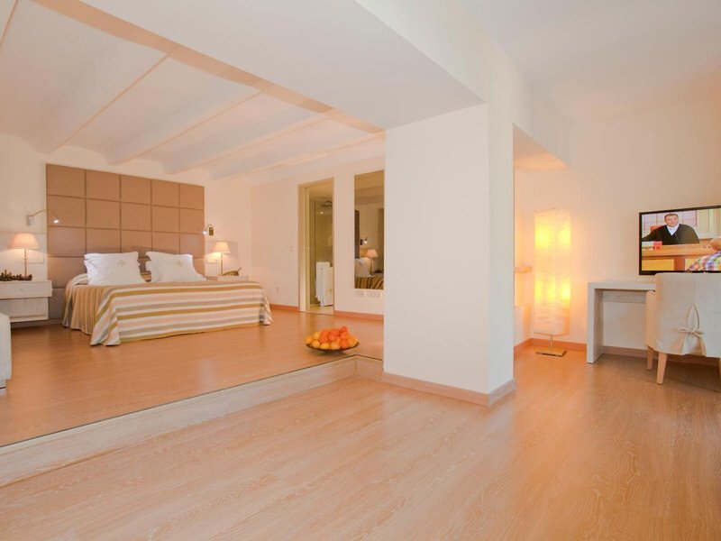 L'Hermitage Hotel & Spa 35