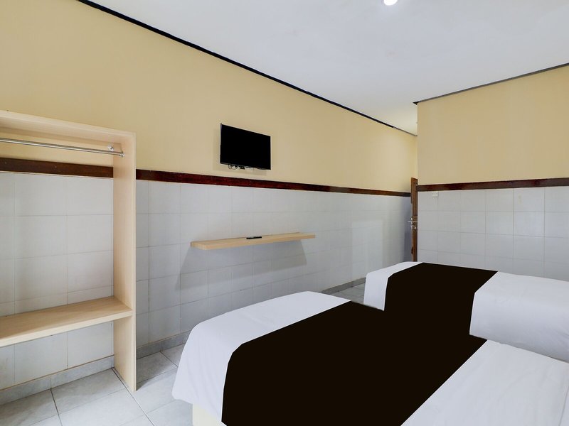 Townhouse Oak Legian Near Legian Beach 8