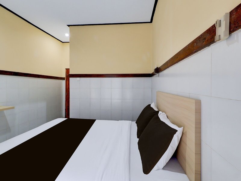 Townhouse Oak Legian Near Legian Beach 10