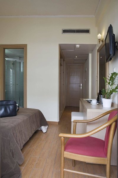 Parnon 2 - Room Example