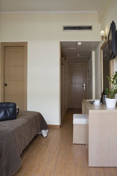 Parnon 3 - Room Example