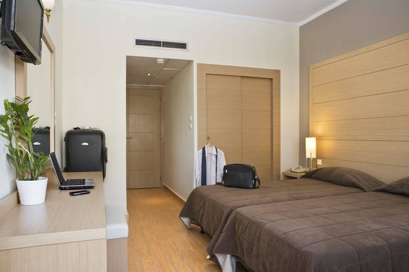Parnon 4 - Room Example