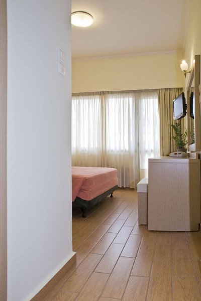 Parnon 5 - Room Example