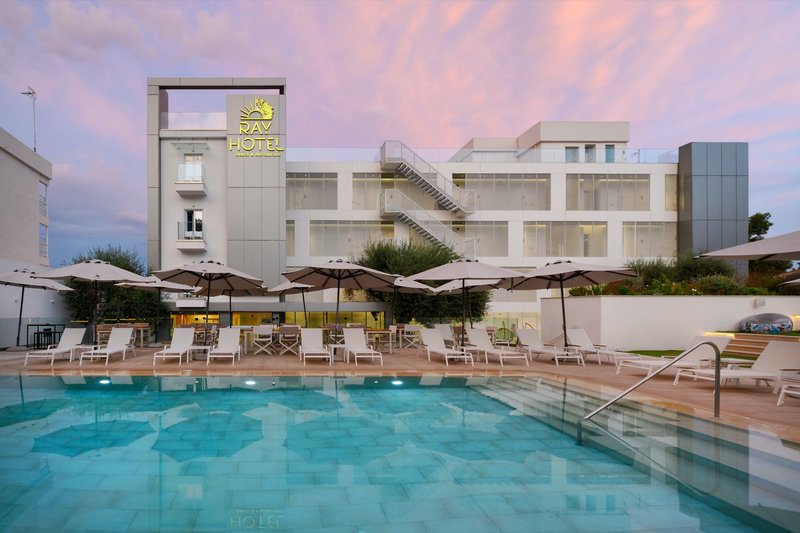 Ray Hotel 1