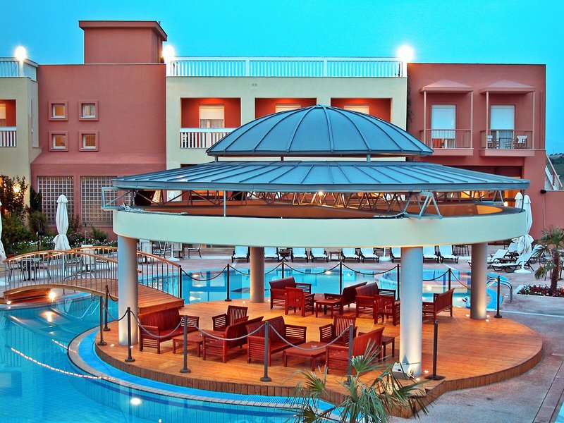 Ambassador Hotel 11
