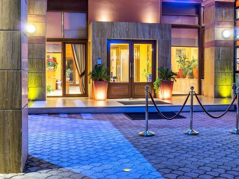 Ambassador Hotel 19