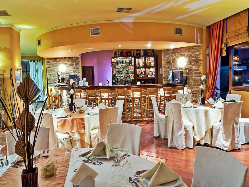 Ambassador Hotel 22
